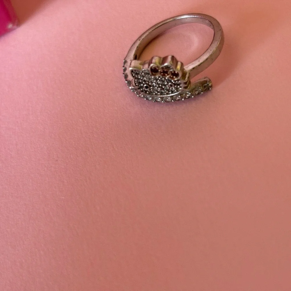 🌸SANRIO HELLO KITTY RING BY DIAMONIQUE🌸 - Picture 3 of 7